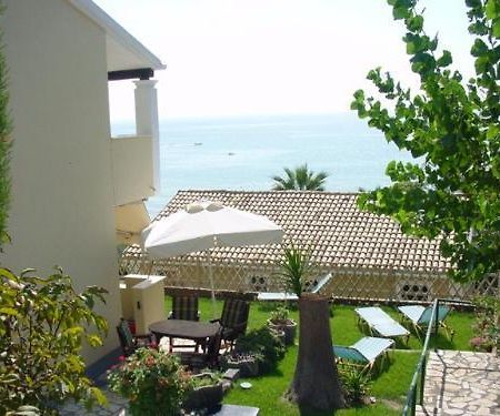 Menigos Resort House Агиос Гордиос Екстериор снимка