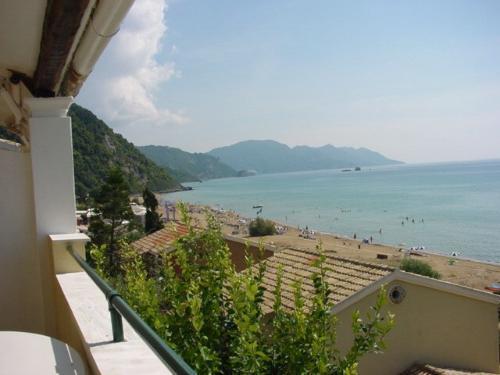Menigos Resort House Агиос Гордиос Екстериор снимка