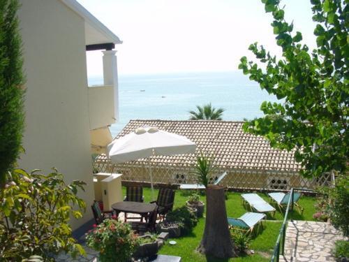 Menigos Resort House Агиос Гордиос Екстериор снимка