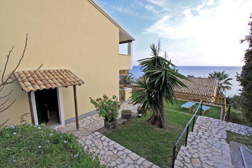 Menigos Resort House Агиос Гордиос Екстериор снимка