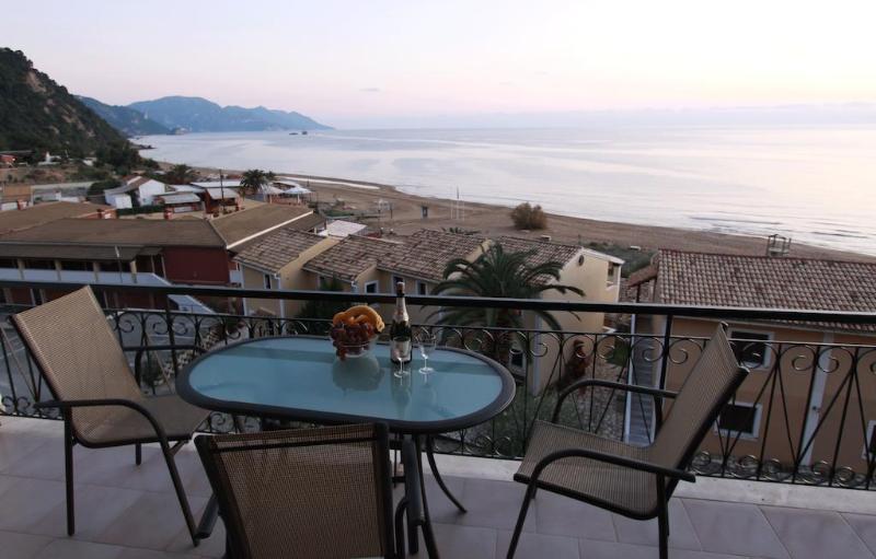 Menigos Resort House Агиос Гордиос Екстериор снимка