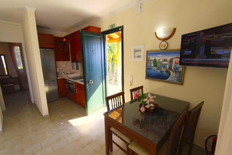 Menigos Resort House Агиос Гордиос Екстериор снимка