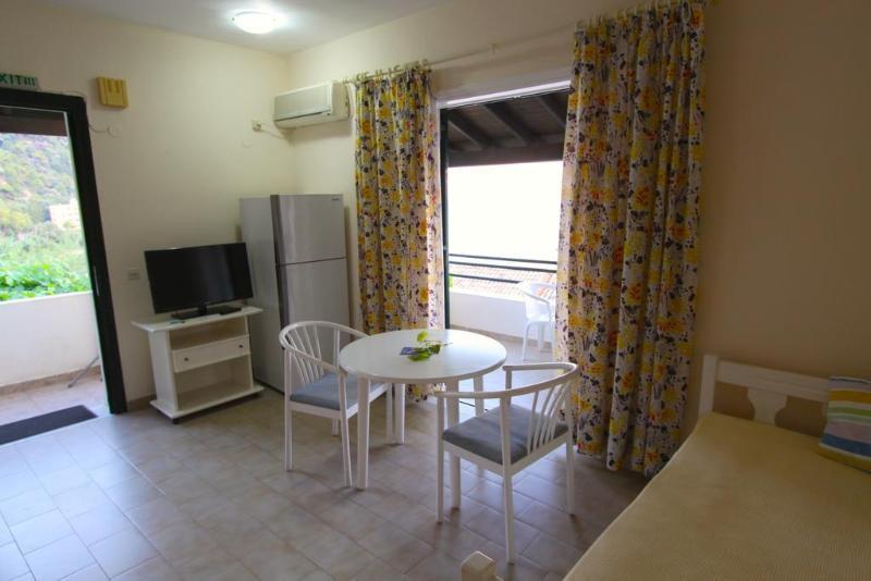 Menigos Resort House Агиос Гордиос Екстериор снимка
